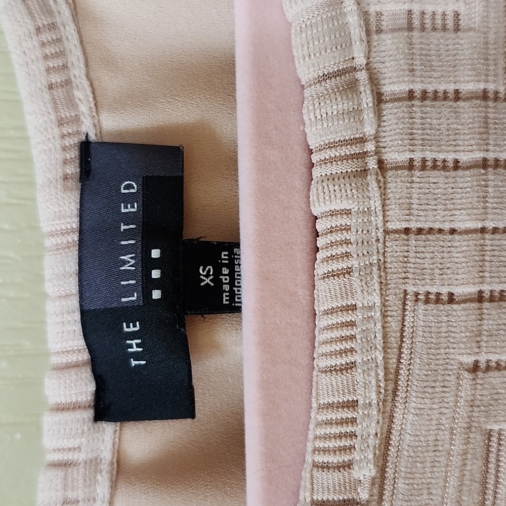 THE LIMITED TEXTURED BLUSH PINK LAYERED BLOUSE - Picture 2 of 4
